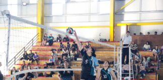 Casa del Deporte y Club de Amigas campeones de la Liga Tolhuinense de vóley