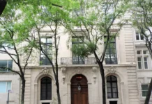 Exjefe de Victoria’s Secret vendió su mansión a Epstein por el precio de unas tazas de café