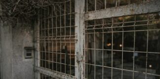 Así es la ‘CASA DE LOS HORRORES’ donde una mujer estuvo secuestrada casi 700 días en España