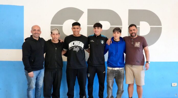 Gracias al convenio firmado con el Municipio, cuatro jóvenes podrán jugar en el Club Xeneize
