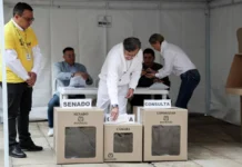 Colombia abre urnas para elecciones legislativas y consultas presidenciales 2026