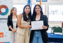 Gobierno y FUPE entregaron certificados de otorgamiento de becas