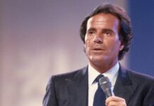 Julio Iglesias reactiva su ‘arma judicial’ contra una aliada de Sánchez en el Gobierno
