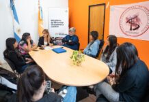 Gobierno firmó un convenio con el Colegio de Trabajadores Sociales