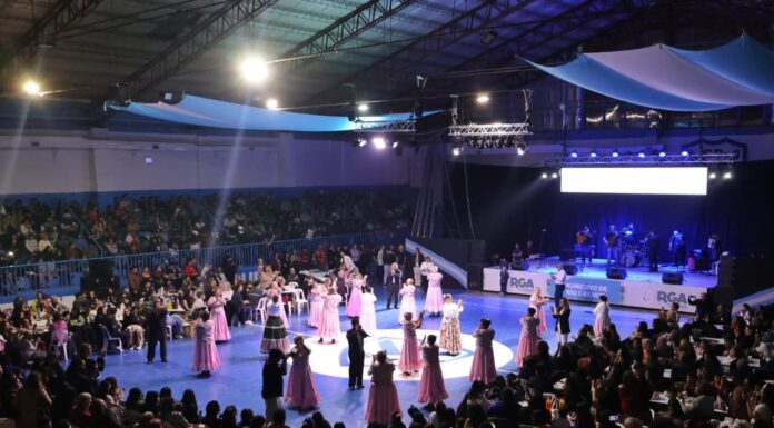 Río Grande celebró el 25 de Mayo con una gran peña folklórica y popular