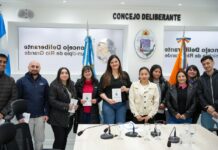 Zamora recibió a alumnos del CENT 35 en el Concejo Deliberante