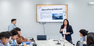 La concejal Arce recibió a estudiantes del Colegio Alicia Moreau de Justo