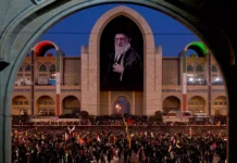 El líder supremo de Irán promete vengar el asesinato de Alí Jameneí