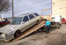 Continúa el retiro de vehículos abandonados