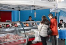 El Mercado en tu Barrio volvió a convocar a cientos de vecinos