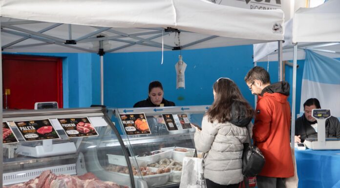 El Mercado en tu Barrio volvió a convocar a cientos de vecinos