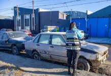Retiran vehículos abandonados en Río Grande