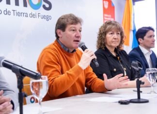 Melella anunció medidas para aliviar deudas familiares