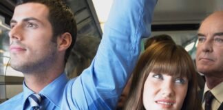 La tendencia viral de no bañarse para atraer pareja