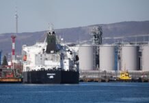 Diésel ruso: dos buques parten rumbo a Brasil y Turquía