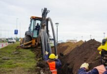 Río Grande extiende las redes de agua y gas para la Carpa de la Dignidad